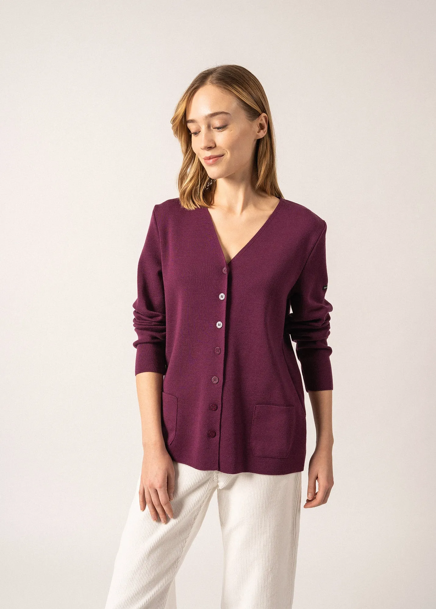 Blainville V neck cardigan - buttoned, in soft wool (PRUNE)