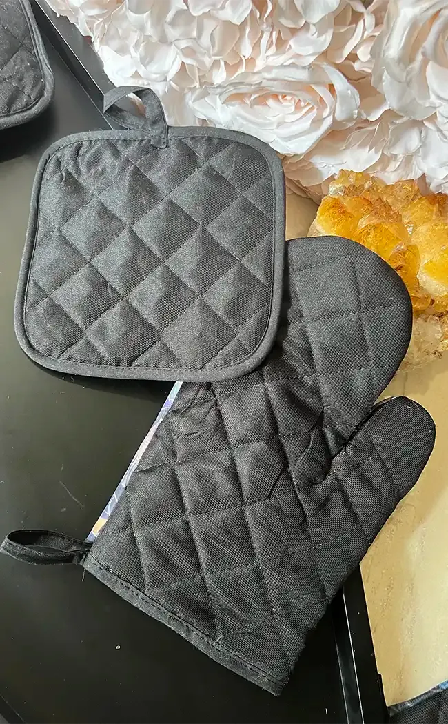 Blood Moon Oven Mitt Set