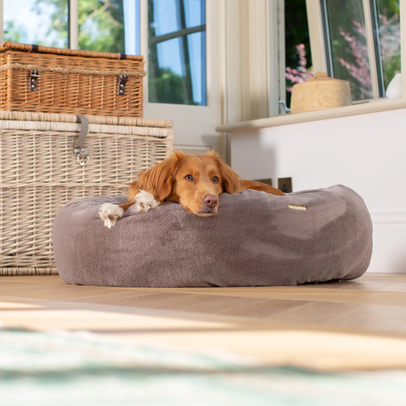 Calming Anti-Anxiety Donut Bed in Fawn Faux Fur by Lords & Labradors