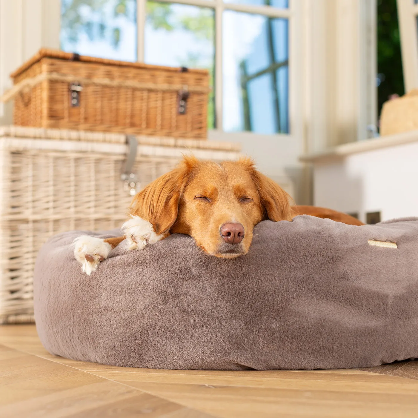 Calming Anti-Anxiety Donut Bed With Removable Covers in Fawn Faux Fur by Lords & Labradors