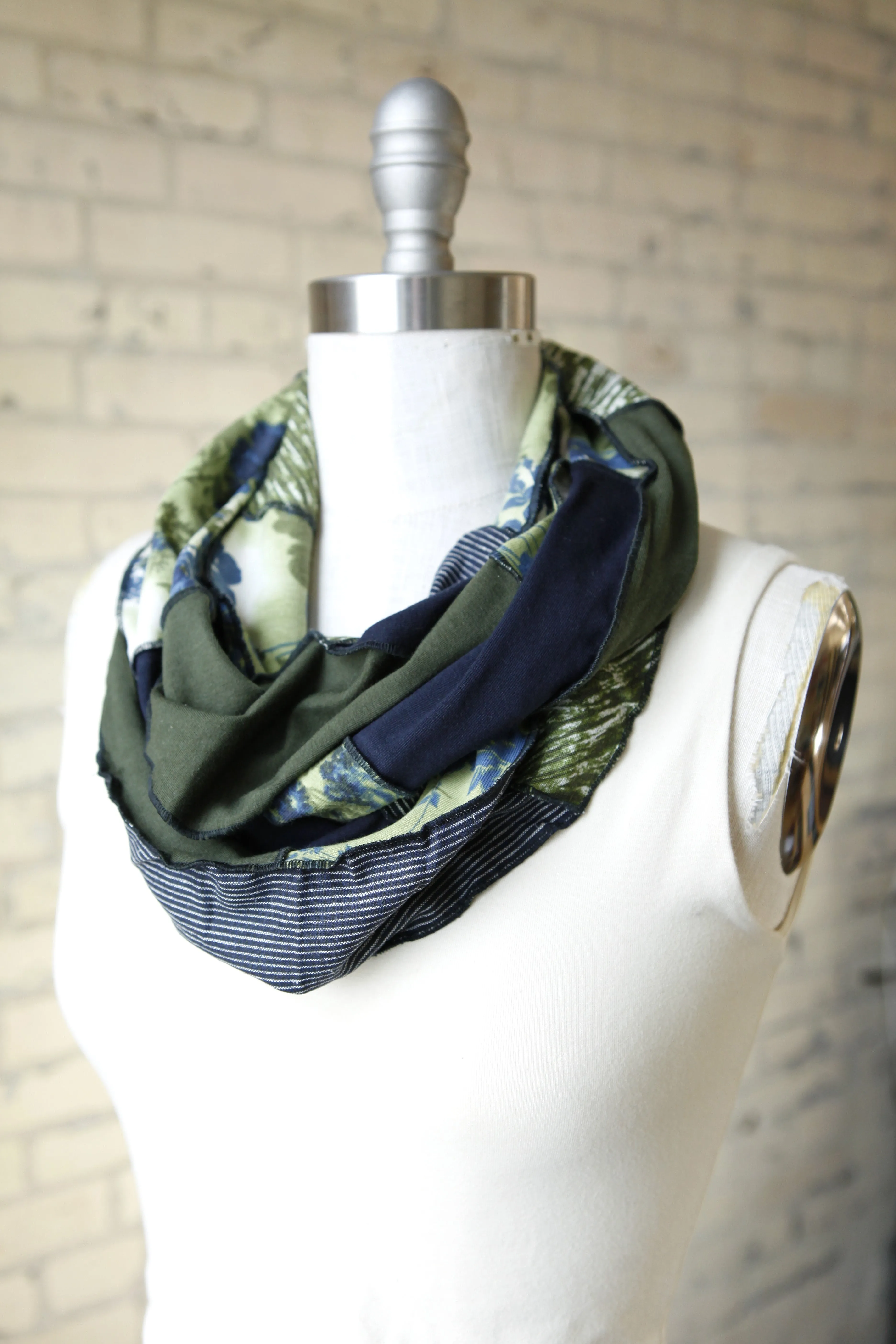 Dalaila Infinity Scarf