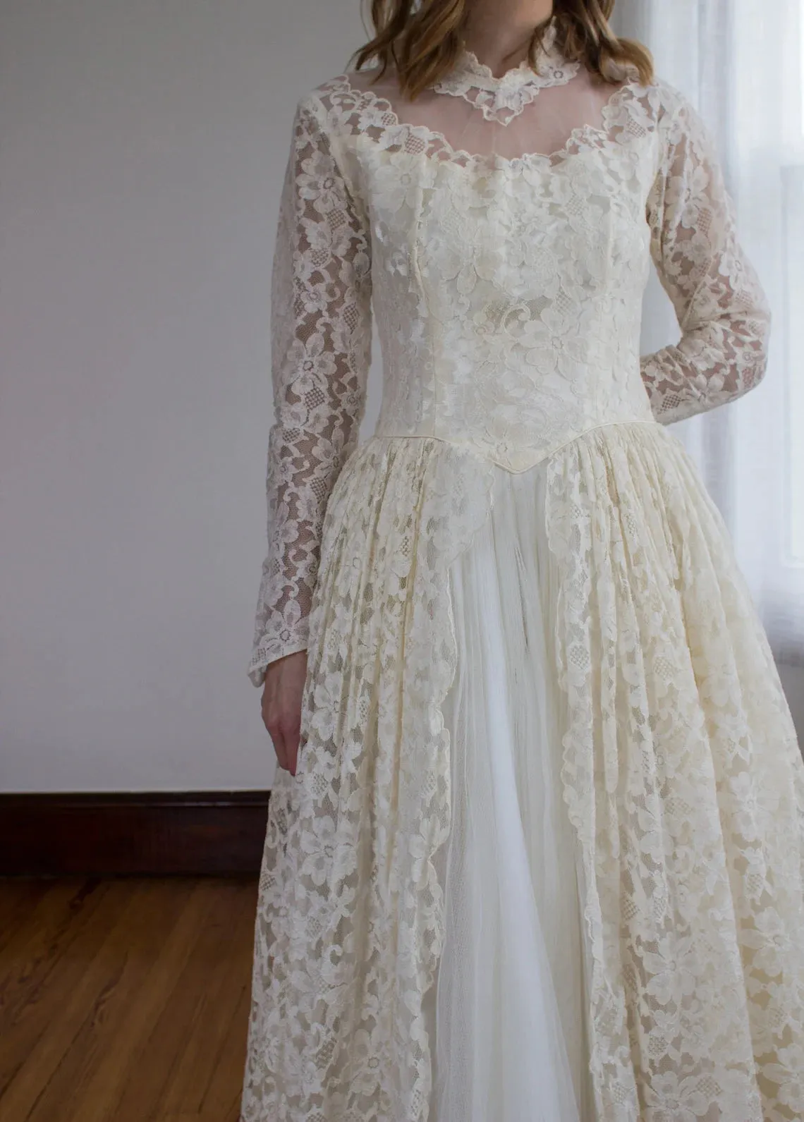 Empire Waist Vintage Wedding Dress With Lace and Long Sleeves