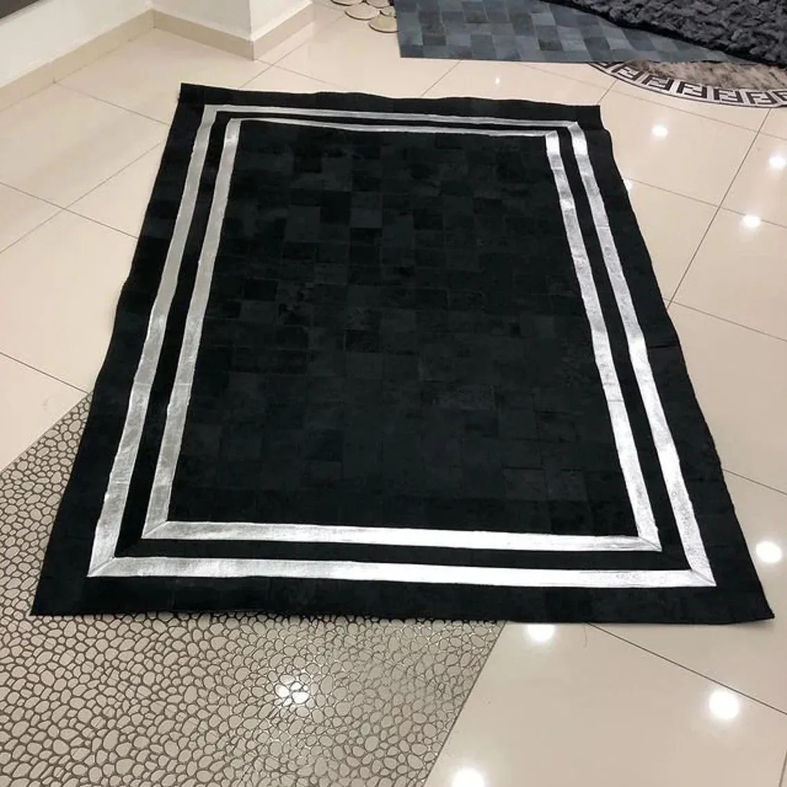 Genuine Handmade Black And Silver Rugs , Luxury Non Slip Leather Rugs