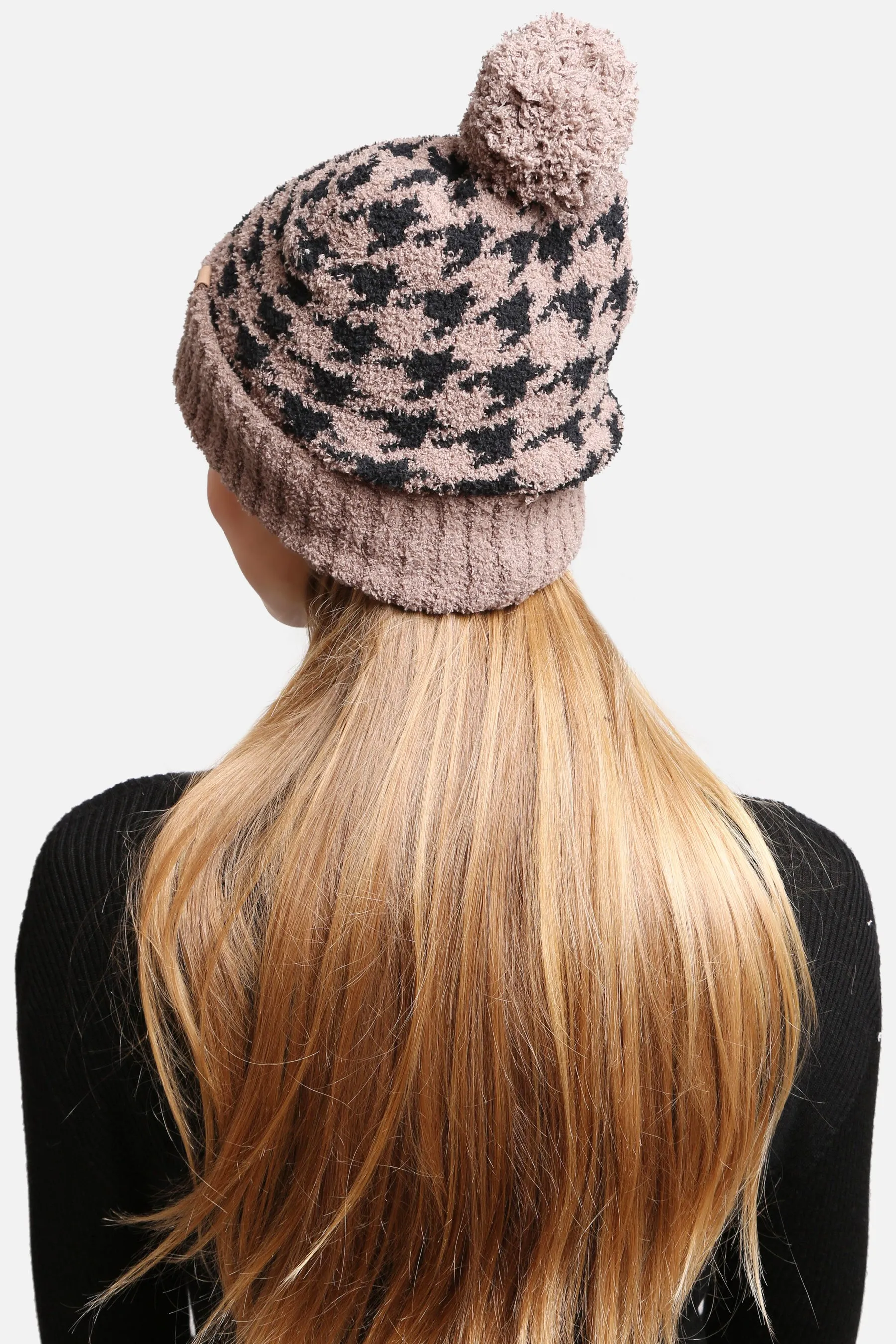 Houndstooth Beanie w/ Pom Pom *DEAL-COUPON EXCLUDED