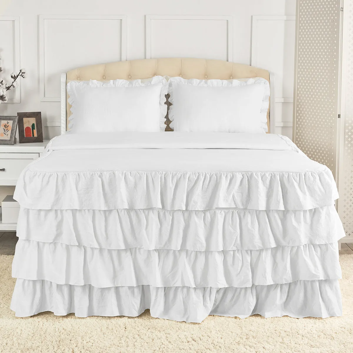 Iconic Ruffle Skirted Bedspread Set