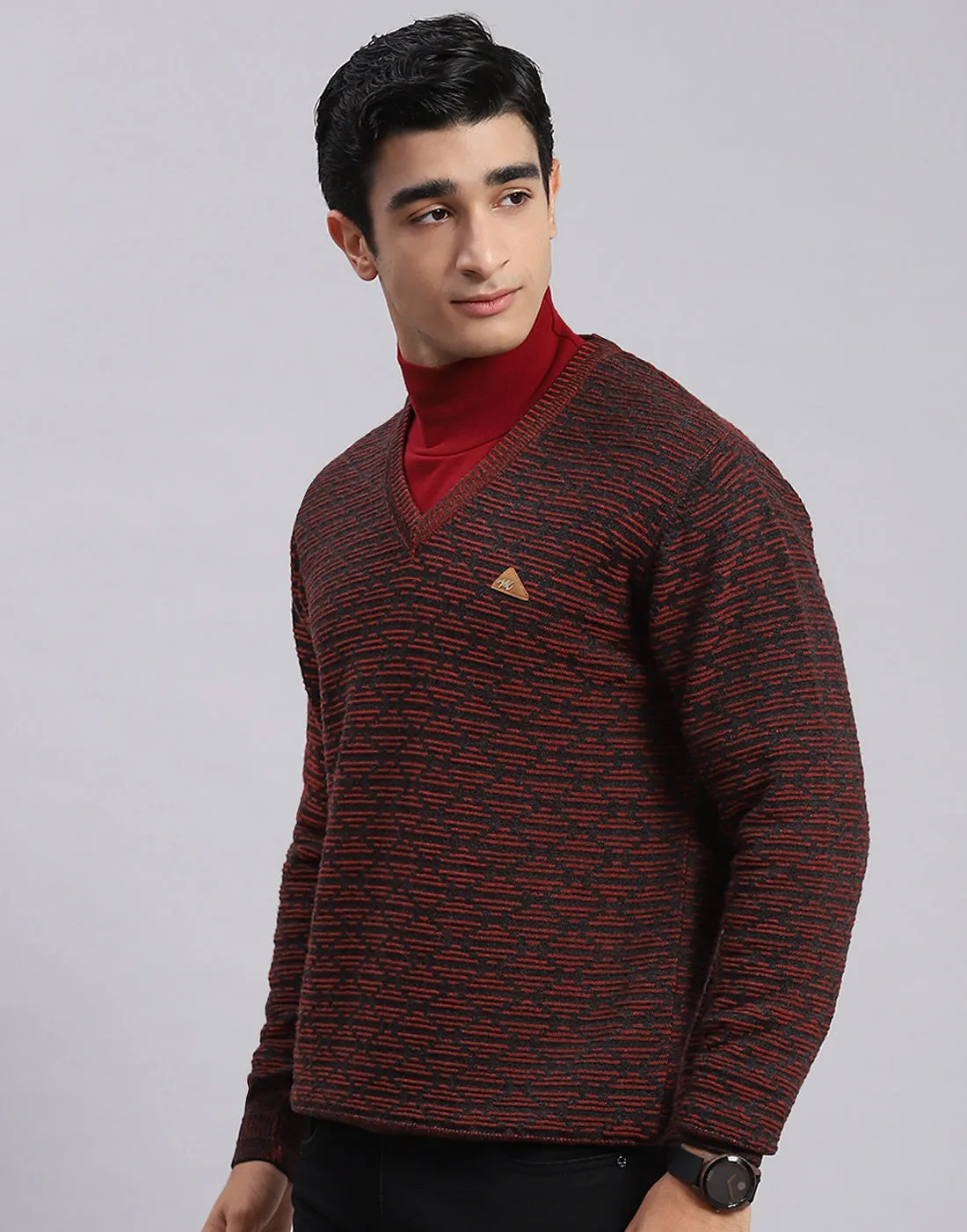 Men Maroon Self Design V Neck Full Sleeve Sweaters/Pullovers