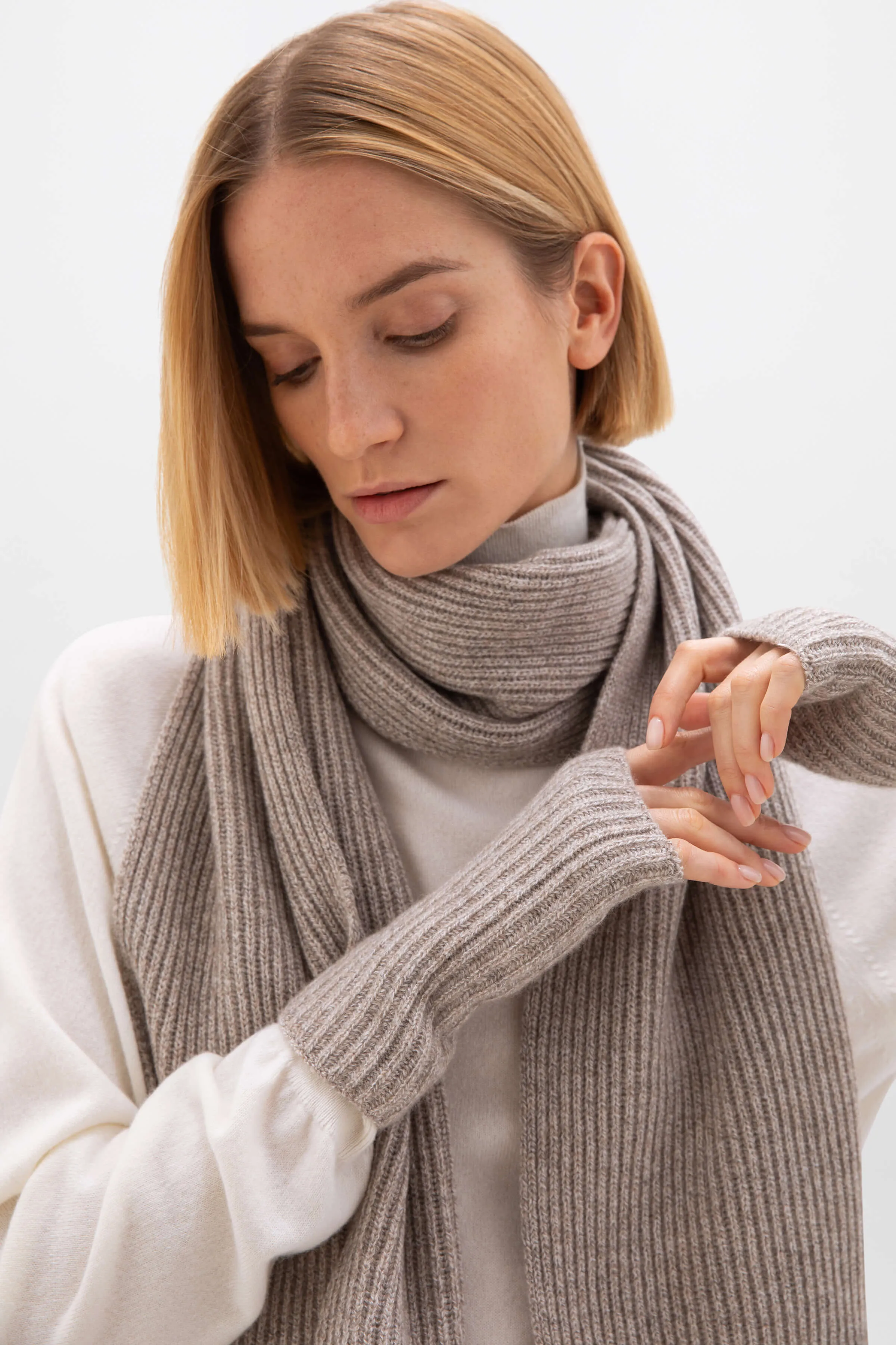 Ribbed Cashmere Scarf